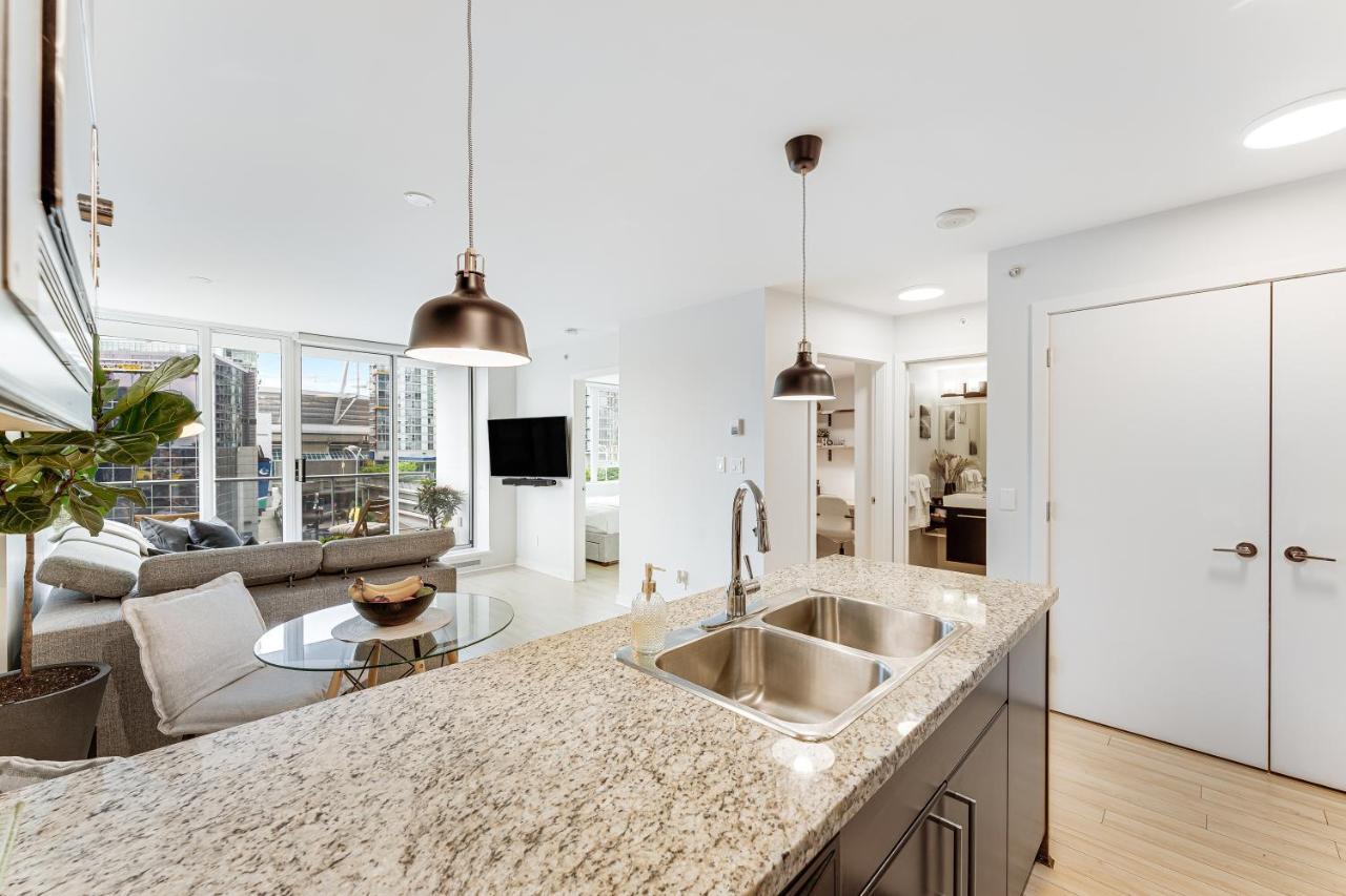 Heart Of Downtown 1 Bd Entire Condo - Pool, Gym, Parking, Office, Ac Vancouver Eksteriør bilde