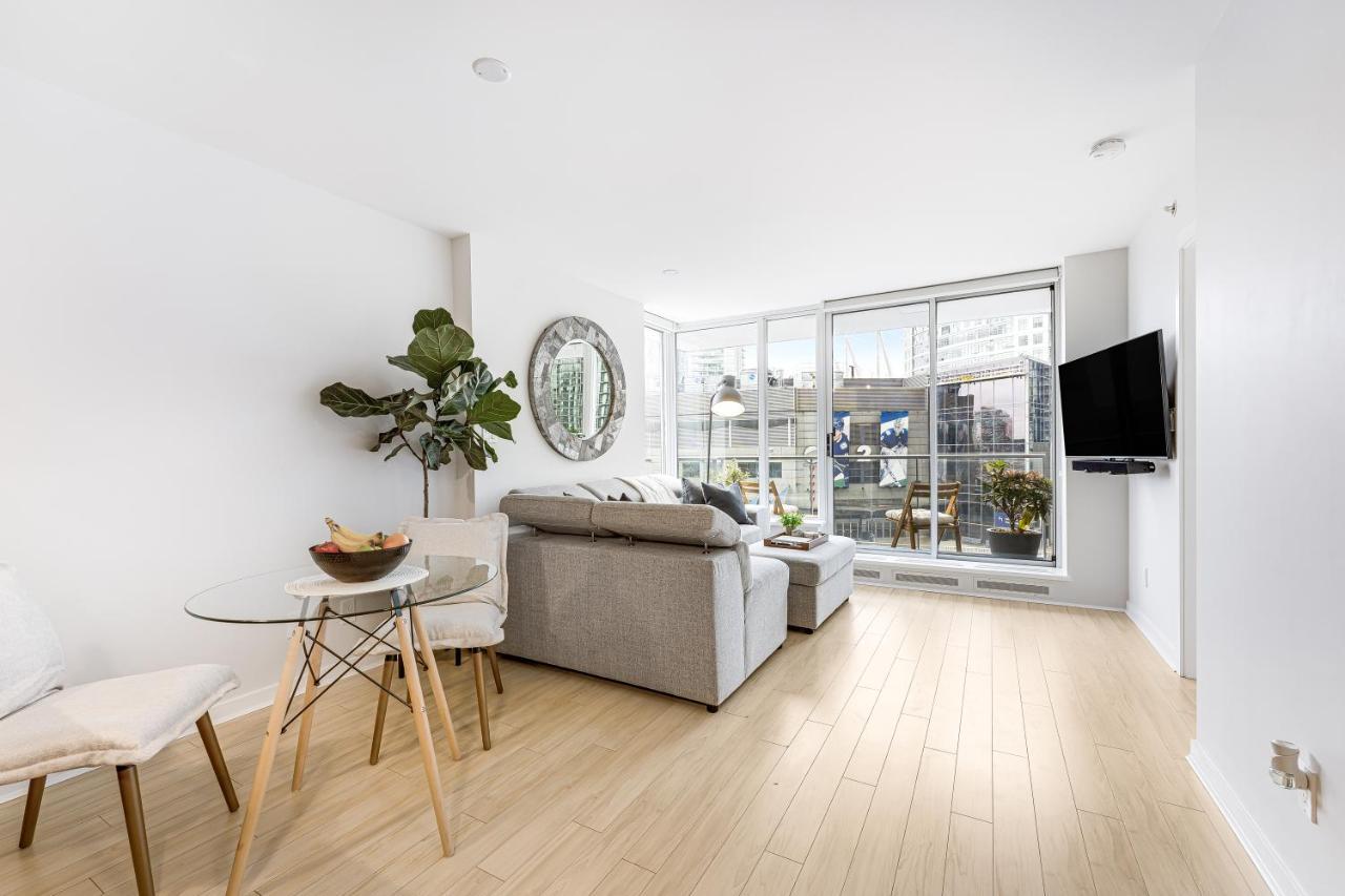 Heart Of Downtown 1 Bd Entire Condo - Pool, Gym, Parking, Office, Ac Vancouver Eksteriør bilde