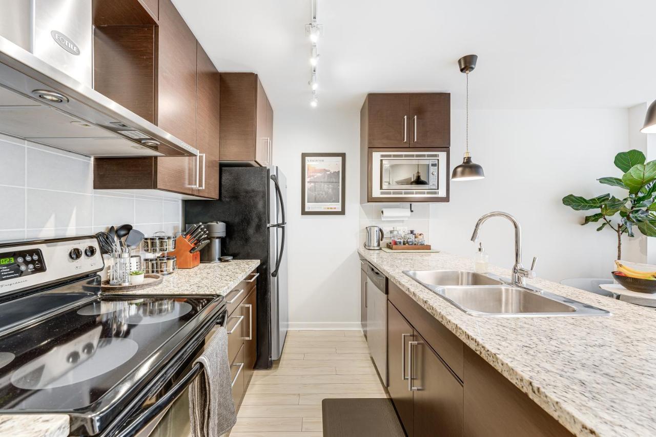 Heart Of Downtown 1 Bd Entire Condo - Pool, Gym, Parking, Office, Ac Vancouver Eksteriør bilde